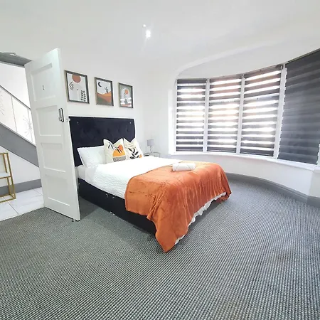 Holiday home Only Family Groups - Pets For Free - Sleeps 8 - Sofabed *