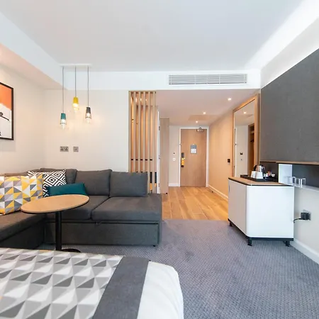 By Ihg