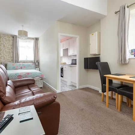 Beachcliffe Apartment *