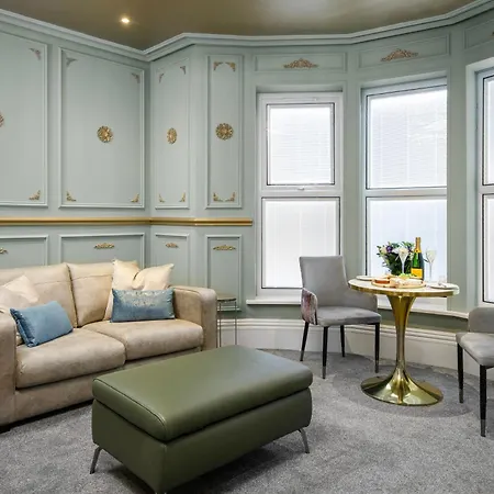 Apartment Swish Luxury