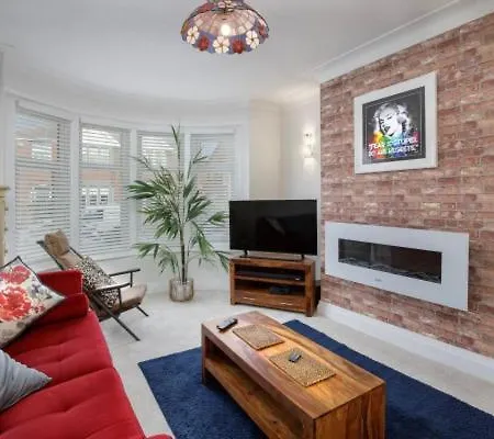 Vibrant 3 Bed Blackpool