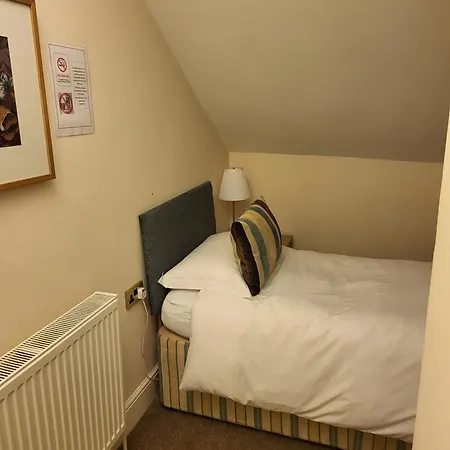 Rossdene House 4*