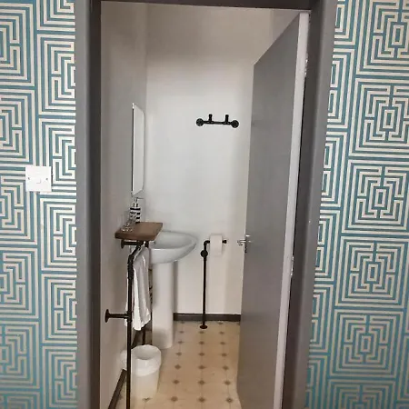 维尼耶家庭酒店 2*