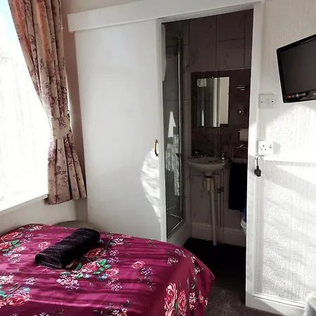 Holmeleigh 3* Blackpool