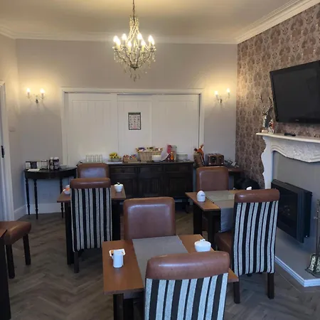 Guest house Edenfield Number 42 *