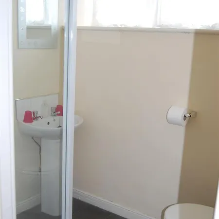 Bed and breakfast Atlantis 3*