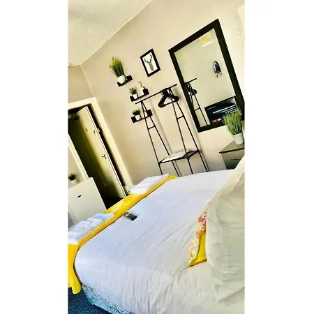 Love Care Apartments, 46 Westmorland Avenue, Blackpool, Fy1 5pg *