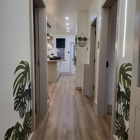 Country Style Modern Self Catering 3 Bedroom In Holiday home Blackpool