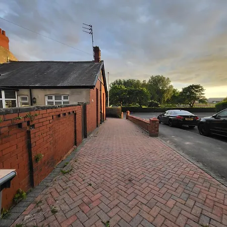 Country Style Modern Self Catering 3 Bedroom In Blackpool