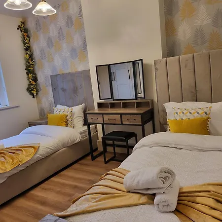Country Style Modern Self Catering 3 Bedroom In Holiday home