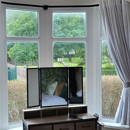 Country Style Modern Self Catering 3 Bedroom In Blackpool