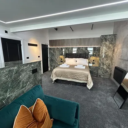 Swish Luxury Apartment