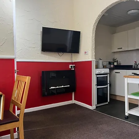 Lindisfarne - Families & Couples Only Apartment