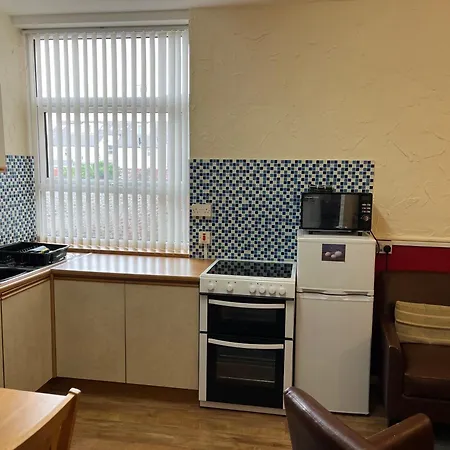 Lindisfarne - Families & Couples Only Apartment Blackpool