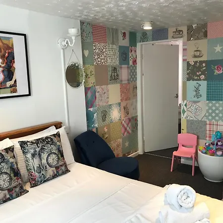 Hotel Raffles 4*