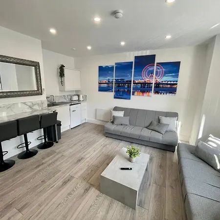 Osborne Luxury Hot Tub And Jacuzzi Apartment *
