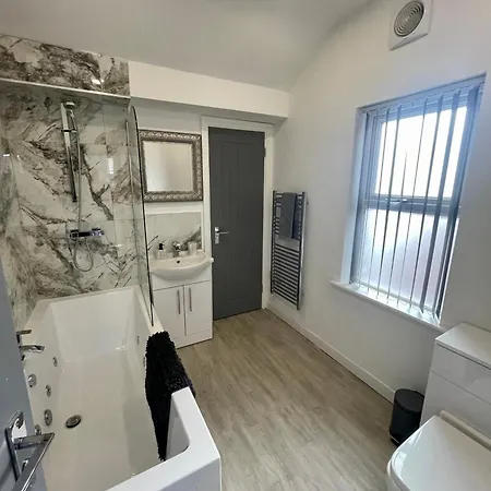 Osborne Luxury Hot Tub And Jacuzzi * Blackpool
