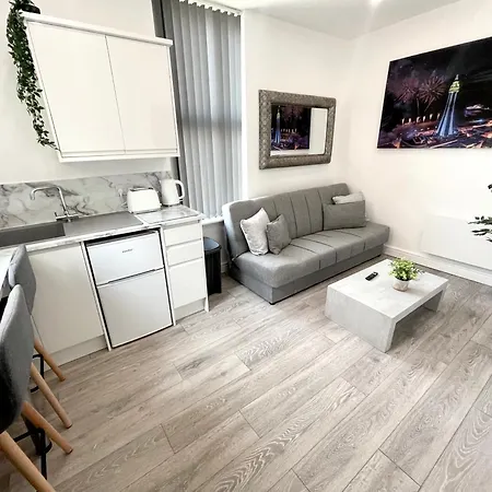 Osborne Luxury Hot Tub And Jacuzzi Apartment