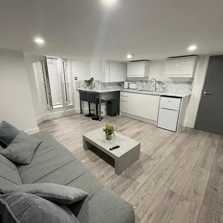 Apartment Osborne Luxury Hot Tub And Jacuzzi Blackpool