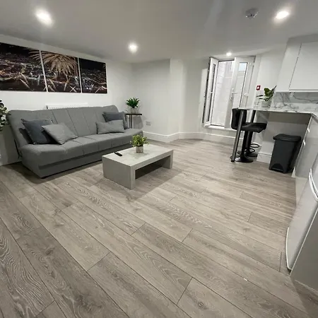 Apartment Osborne Luxury Hot Tub And Jacuzzi
