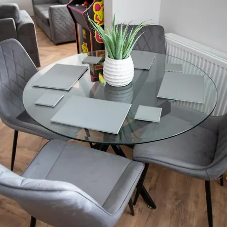 Gynn - Two Apartment Blackpool