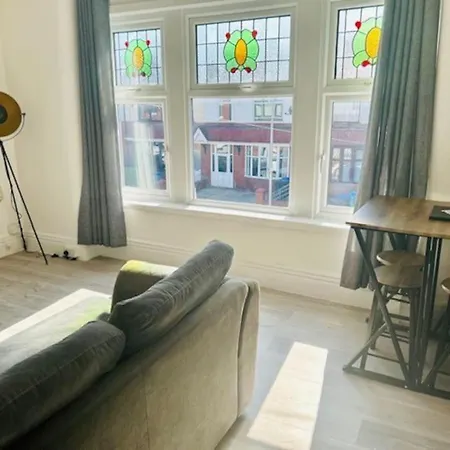 Jesmond Apartment *