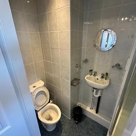 Runway - Minutes From Winter Gardens - Dog Friendly - Exceptionally Quiet - Very Close H&a Social Club (adults Only) Blackpool