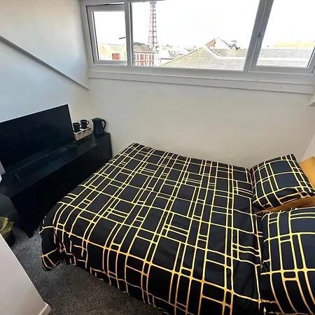 Runway - Minutes From Winter Gardens - Dog Friendly - Exceptionally Quiet - Very Close H&a Social Club (adults Only) Pensionat *