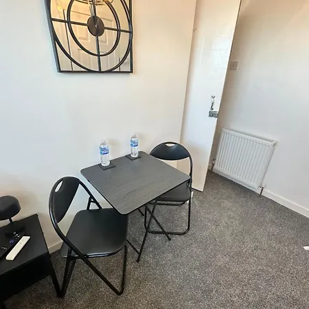 Runway - Minutes From Winter Gardens - Dog Friendly - Exceptionally Quiet - Very Close H&a Social Club (adults Only) * Blackpool