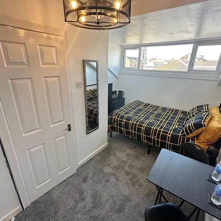 Runway - Minutes From Winter Gardens - Dog Friendly - Exceptionally Quiet - Very Close H&a Social Club (adults Only) Pensionat Blackpool