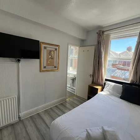 Henson Pleasure 3* Blackpool