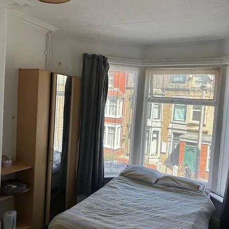 Myroomz Golden Blackpool