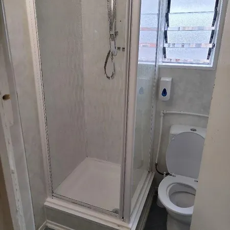 The Merlin Hotel 2*