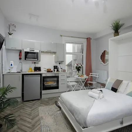 Apartment Lunar