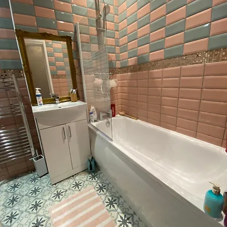 Apartment New 2 Bedroom Flat In