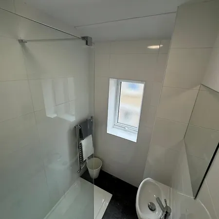 Apartment Theo 150 Meters From The Winter Gardens Large Groups Welcome