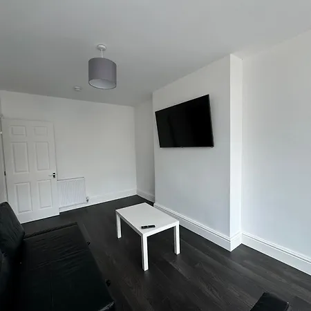 Apartment Theo 150 Meters From The Winter Gardens Large Groups Welcome Blackpool