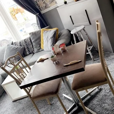 Hotell Myroomz Golden *