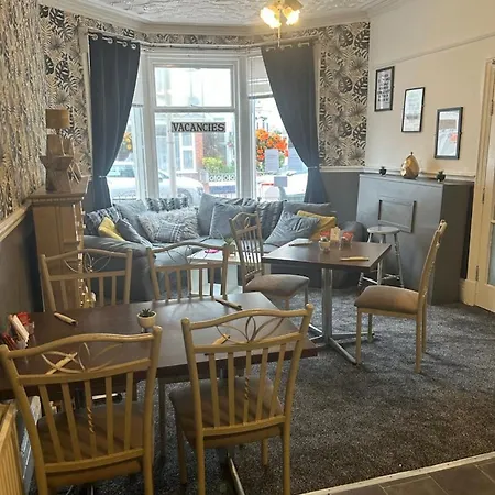 Myroomz Golden * Blackpool