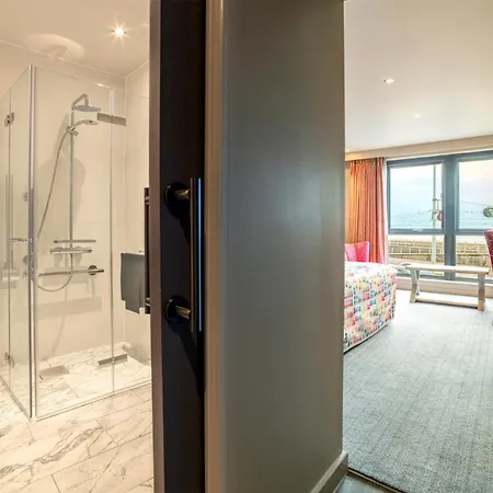 Boulevard Hotel