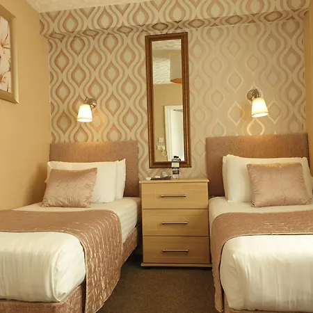 Corona Blackpool 4*
