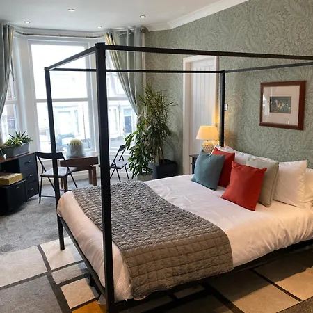 Hotel Parkroyal 4*