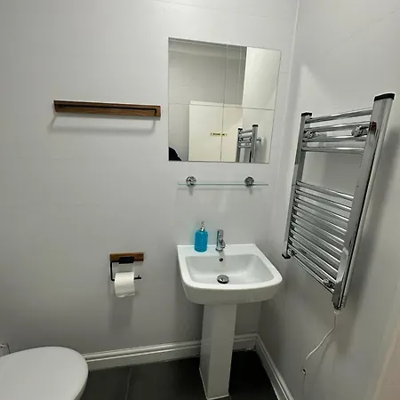 Suli House- Holiday Flats & En-Suite-Families And Couples Only