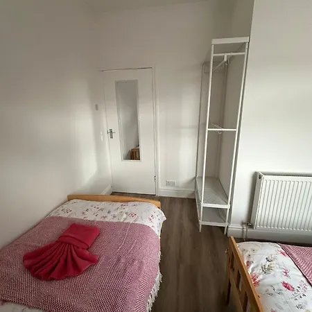 Apartment Suli House- Holiday Flats & En-Suite-Families And Couples Only Blackpool