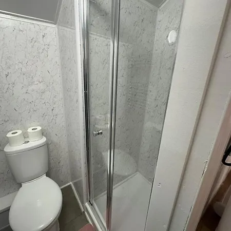 Suli House- Holiday Flats & En-Suite-Families And Couples Only Apartment