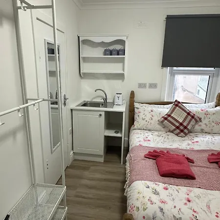 Apartment Suli House- Holiday Flats & En-Suite-Families And Couples Only Blackpool