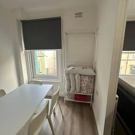 Apartment Suli House- Holiday Flats & En-Suite-Families And Couples Only *