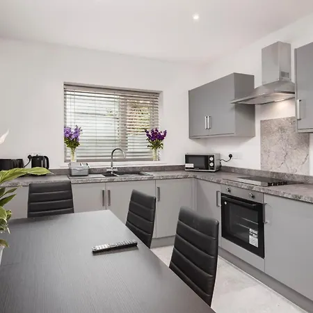 Abode - Polaris Apartment *