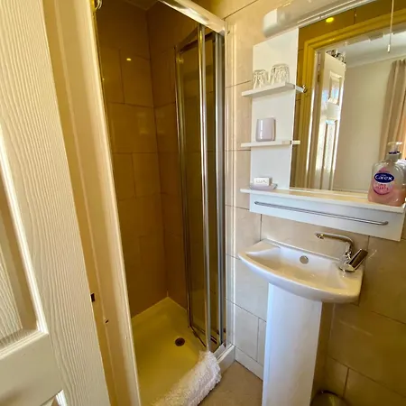 The Libra - Adults Only With Carpark Pensionat 3*