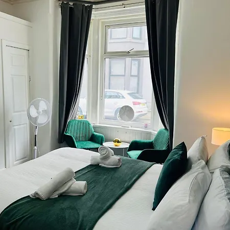 Tropical Heaven By Luxe Apartment Blackpool